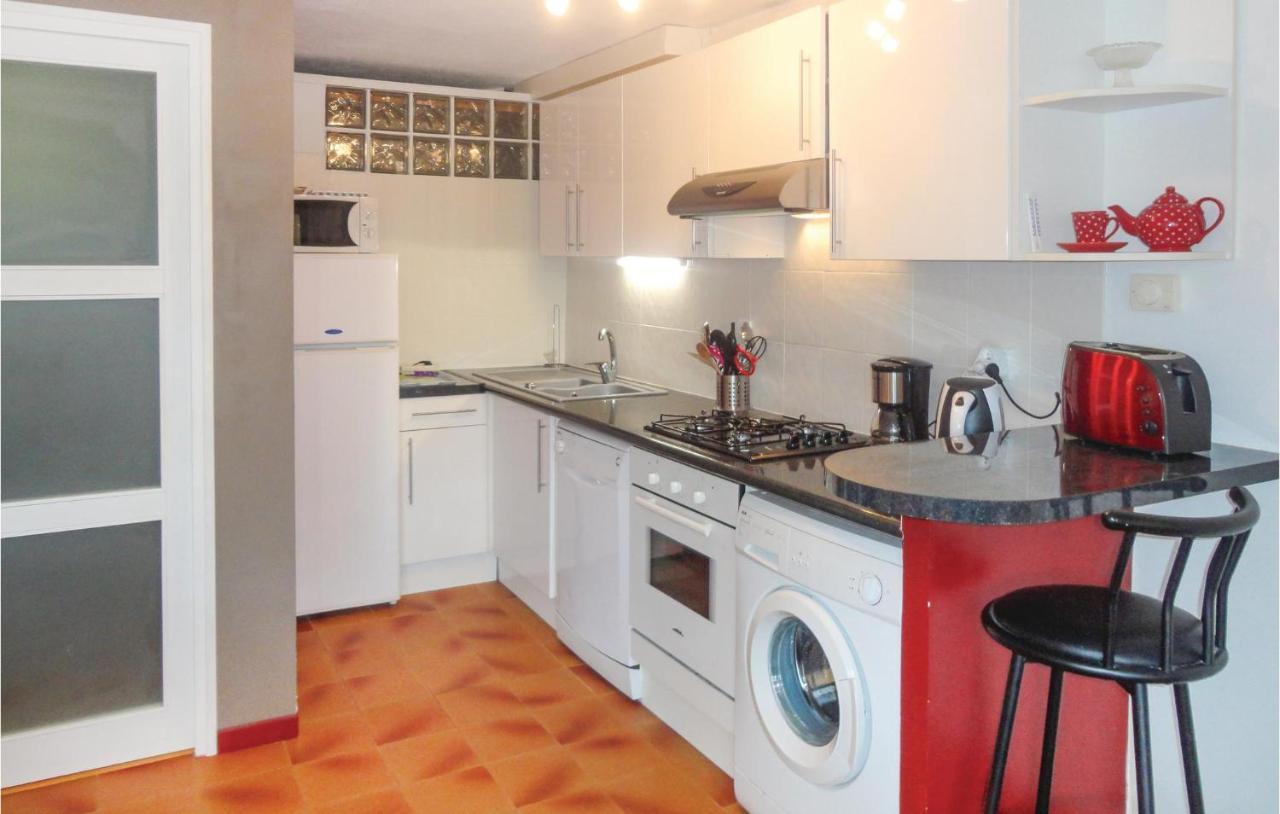 Stunning Apartment In Pignan With Kitchen Exterior foto